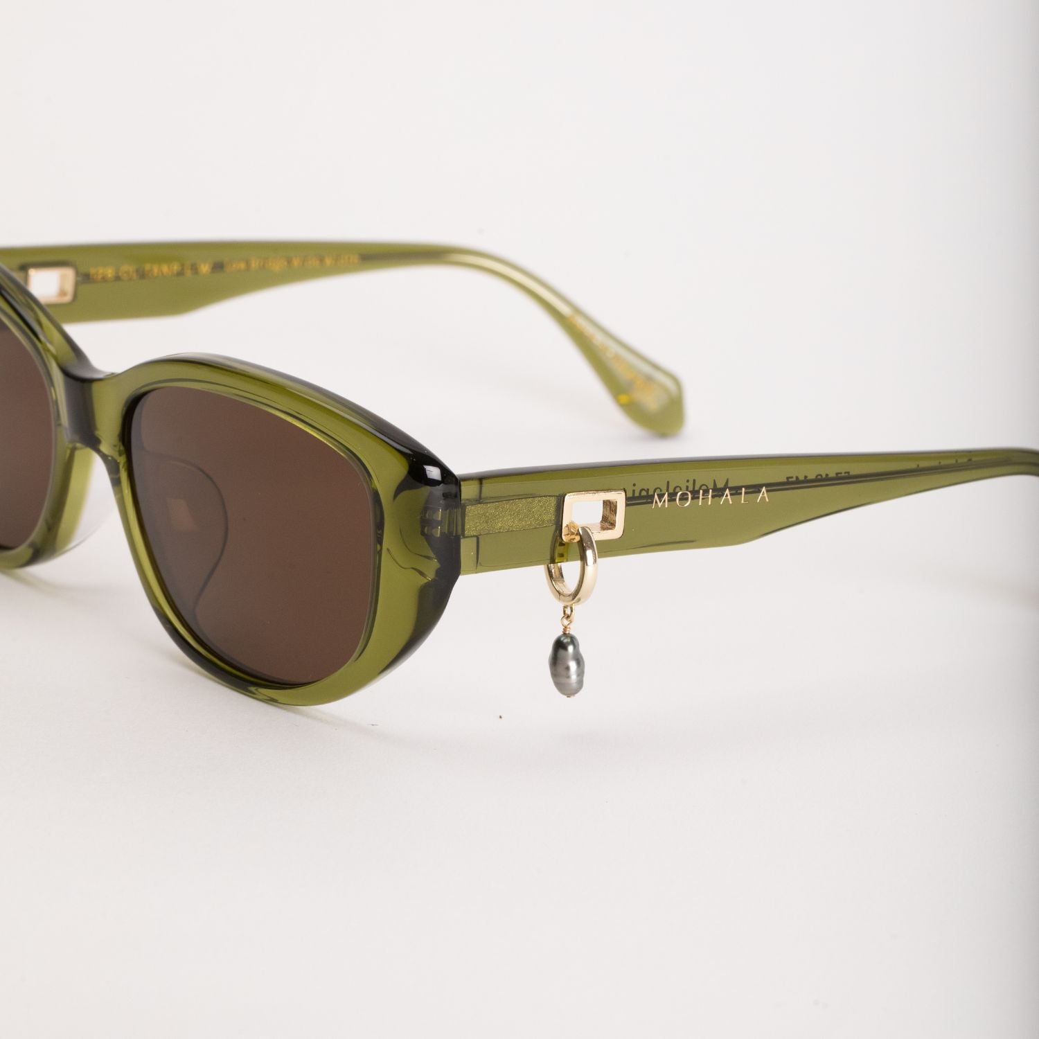 #color_Olivine with Polarized Tan Lenses