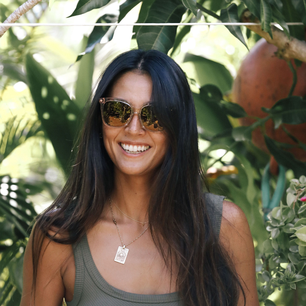 visible:Tamiko has a square face, medium nose bridge and face width, med skin with warm undertones:black #color_Sparkling Rose with Gold Mirrored Lens